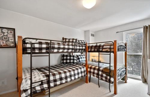 Park Meadows Casa | Beautiful Townhome on Free Shuttle Route Minutes to PC Resorts