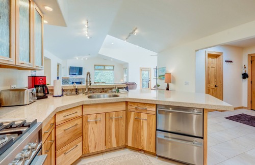 Crystal Bay Casa | Beautiful townhome w/ lakeview, fireplace, mountain view, grill, & washer/dryer