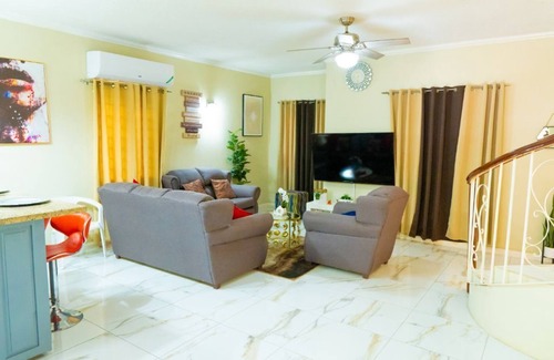 Havendale Casa | Beautiful Townhouse in Gated Kingstons Haven