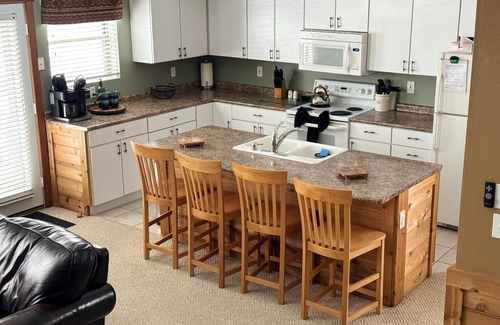 Seven Springs Casa | Beautiful Townhouse in The Villages of 7 Springs