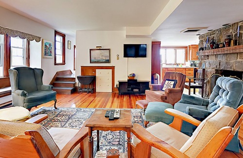 Georgetown Casa | Hermoso, tradicional Maine casa con gran porche, Arena Beach, Y vista al agua