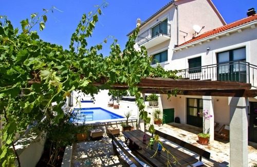 Povlja Villa | Hermosa villa tradicional de piedra dálmata, piscina privada y vistas al mar, a solo 200 metros de la playa.