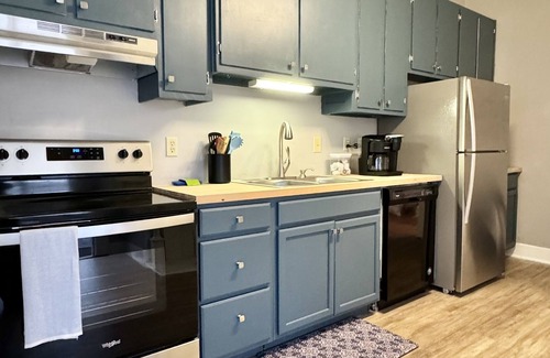 Olde Town Augusta Apartamento | Beautiful Tree-Top Apartment Home with Expansive Two Bed, Two Bath En-suites.