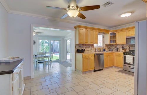 Garden Isles Casa | Beautiful tropical villa with heated pool, modern furniture - close to the beach