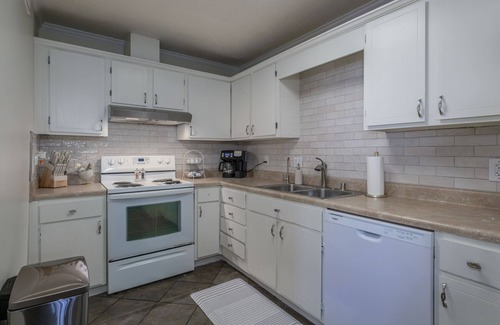 Vestavia Hills Apartamento | Beautiful Two Bedroom Home in Homewood, Minutes from Samford, Brookwood Hospital