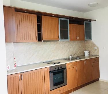 Shiligarnika Apartamento | Beautiful two bedroom 4th floor apartment in Elegant Luxe Hotel with pool, sauna, gym and steam room