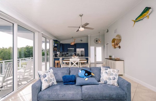 Lower Matecumbe Key Casa | Beautiful two- story beach house