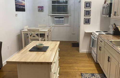 Manset Apartamento | Beautiful two-bedroom in Manset Village