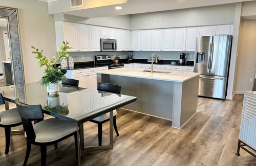 Orange Beach Condominio | Beautiful Unit & Stunning Views! Beach Chair Service Included!
