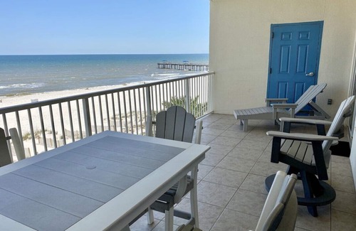 Orange Beach Condominio | Beautiful Unit & Stunning Views! Beach Chair Service Included!