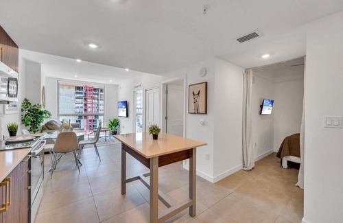 Overtown Apartamento | Beautiful Unit with Amazing View & Free Parking