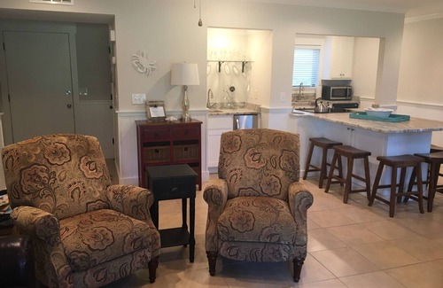 Seabrook Island Villa | Hermosa actualización de 2 dormitorios y 2 baños 143 High Hammock Villa! Cerca de la playa!