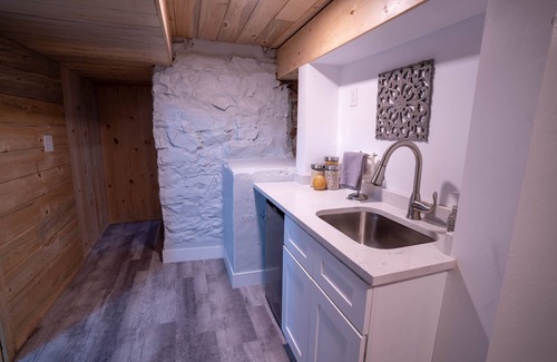East Central Casa | Beautiful Updated home in 9th & 9th neighborhood. Best Location! Close to U of U