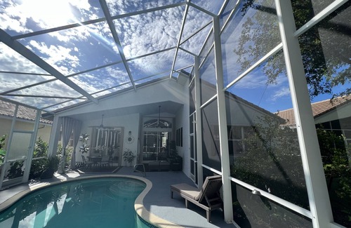 Cascades Casa | Beautiful updated pool home in a quiet, gated community.