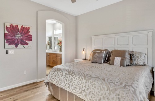 Talon Retreat Condominio | Beautiful Upscale North Scottsdale Condo at Tesoro at GRAYHAWK by RedAwning