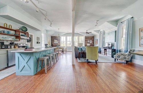 Wilmington Historic District Apartamento | Hermosa suite de arriba en el histórico parque de bomberos en 5th Ave. Y Castle St.