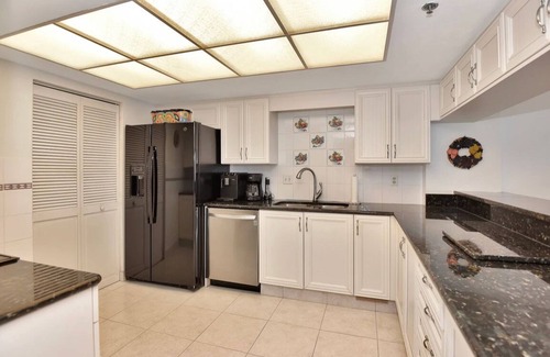 Bridgeport Heights Condominio | Beautiful two bedroom condo