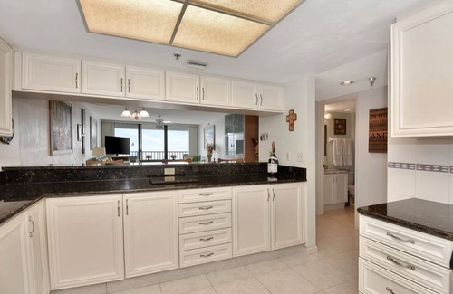 Bridgeport Heights Condominio | Beautiful two bedroom condo