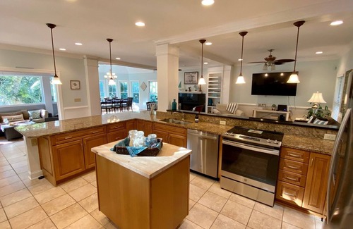 Bald Head Island Casa | Beautiful vacation home, centrally located, close to Beaches and BHI Club
