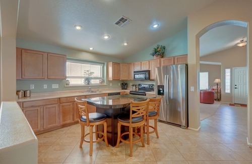 San Tan Valley Casa | Beautiful Vacation Home with Private Outdoor Pool & Spa In Johnson Ranch Comm.