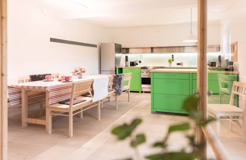 Bad Toelz Casa | Beautiful vacation home in a large park with mountain views