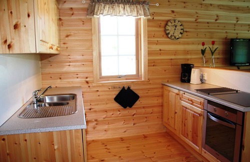 Mauranger Casa | Beautiful vacation home on the fjord in Norway - motorboat 20 + 25 hp can be rented separately.