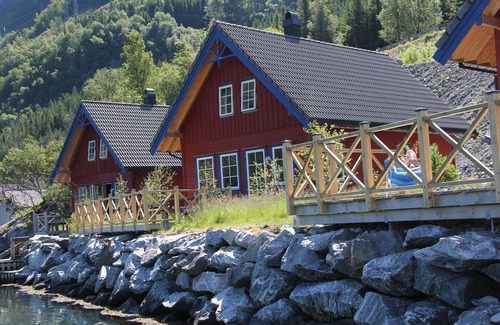 Mauranger Casa | Beautiful vacation home on the fjord in Norway - motorboat 20 + 25 hp can be rented separately.