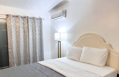 Sherwood Forest and Thistle Development Casa | Beautiful vacation home with large backyard, sleeps 6 with Kitchenette