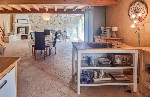 Bazac Casa | Alojamiento de 3 habitaciones en Bazac