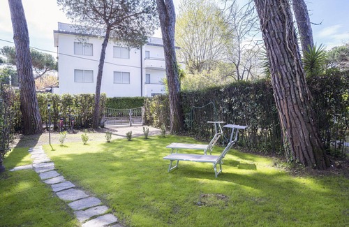 Ronchi Casa | Maravillosa casa de vacaciones con WIFI, A/C, TV, veranda, aparcamiento, cerca de Forte Dei Marmi