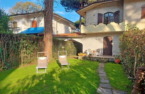 Ronchi Casa | Maravillosa casa de vacaciones con WIFI, A/C, TV, veranda, aparcamiento, cerca de Forte Dei Marmi