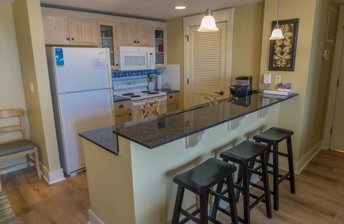 Baytowne Wharf Condominio | ¡Disfruta de los fuegos artificiales y el entretenimiento de Village desde tu balcón!