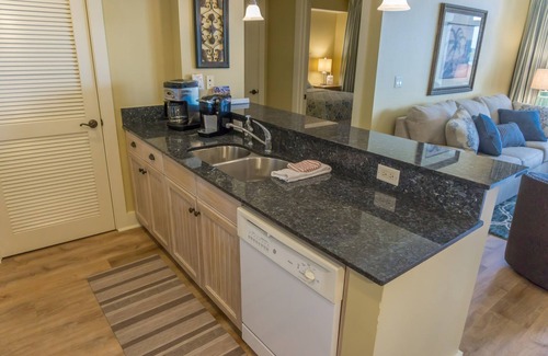 Baytowne Wharf Condominio | ¡Disfruta de los fuegos artificiales y el entretenimiento de Village desde tu balcón!