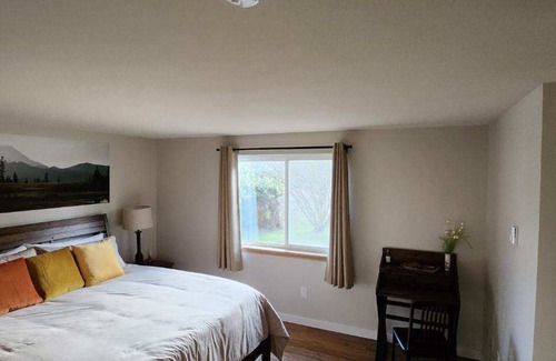 Mossyrock Casa | Beautiful View of , and just steps away from Swofford Pond