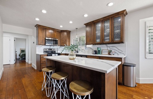 Lehi Casa | Beautiful View on Balcony Family Retreat