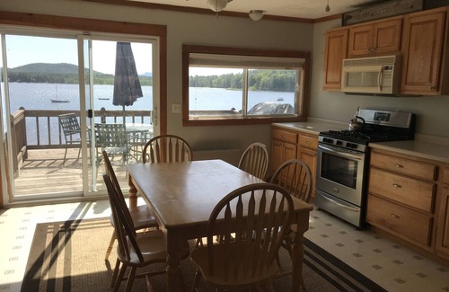 Fryeburg Casa | Hermosas vistas @ 4-Season Lake House, 4 dormitorios, 2 BA, 100 'de playa privada de arena