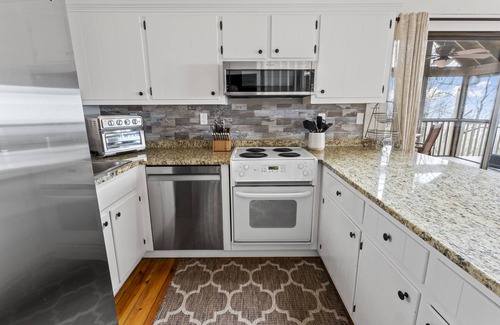 Big Canoe Cabina | Beautiful Views, Arcade, Shuffleboard, Pinball, 4BR 3BA - 3 King Beds