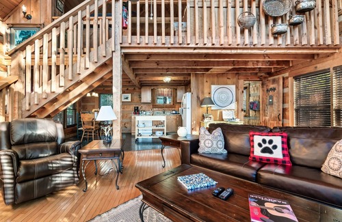 Gatlinburg - Pigeon Forge Cabina | ¡PUNTOS DE VISTA!¡UBICACIÓN!¡ALTA VELOCIDAD WIFI! ACOGEDOR PERFECTO HERMOSO TUB CALIENTE * ROMÁNTICO !!
