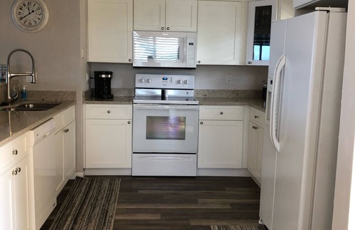 Punta Rassa Condominio | Beautiful Views Just Steps to the gulf!