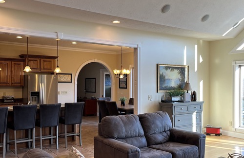 Albany Casa | Beautiful Views of Dale Hollow Lake, 5 bedroom, sleeps 15