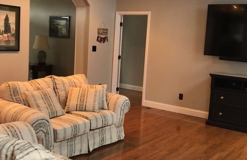 Blaine Casa | Beautiful Views of the Smoky Mountains, Close to Gatlinburg