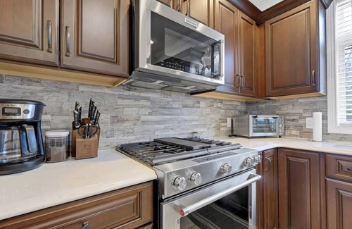 Jeffersonville Casa | Beautiful views and sunrises overlooking the water. Spacious home with elevator.