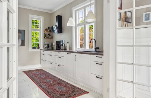Taastrup Villa | Beautiful Villa, 150 m2 activity hall with tabletennis etc. outdoor 6 pers. spa
