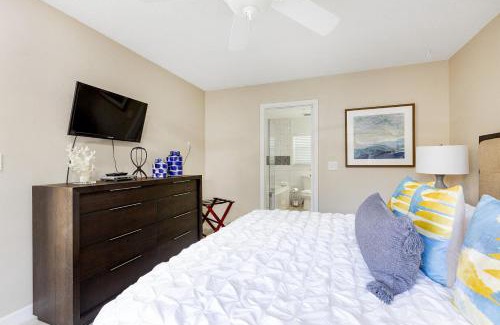 Boca Raton Casa | Beautiful Villa 4 BD 3 BA with Heated Private Pool, Close to Beach