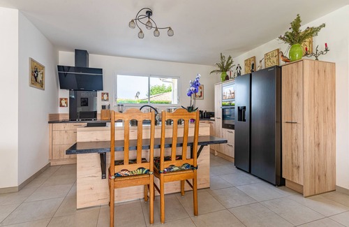 Gastes Casa | Casa de vacaciones "Villa du Lac" con piscina privada y aire acondicionado