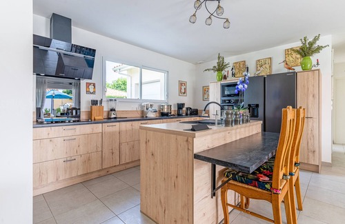 Gastes Casa | Casa de vacaciones "Villa du Lac" con piscina privada y aire acondicionado