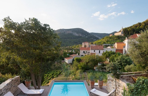 Pitve Villa | Beautiful Villa Adoral