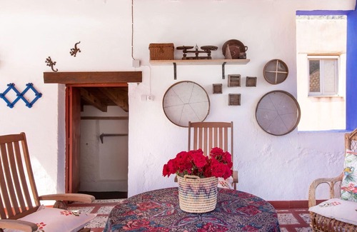 Guajar Faraguit Casa | Maravillosa casa de vacaciones para 9 personas con WIFI, TV y patio