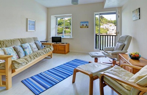 Fowey Villa | Maravillosa casa de vacaciones para 2 personas con WIFI, TV y balcón