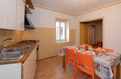 Comero Casa | Preciosa casa de vacaciones con WIFI, TV, balcón, mascotas permitida y aparcamiento